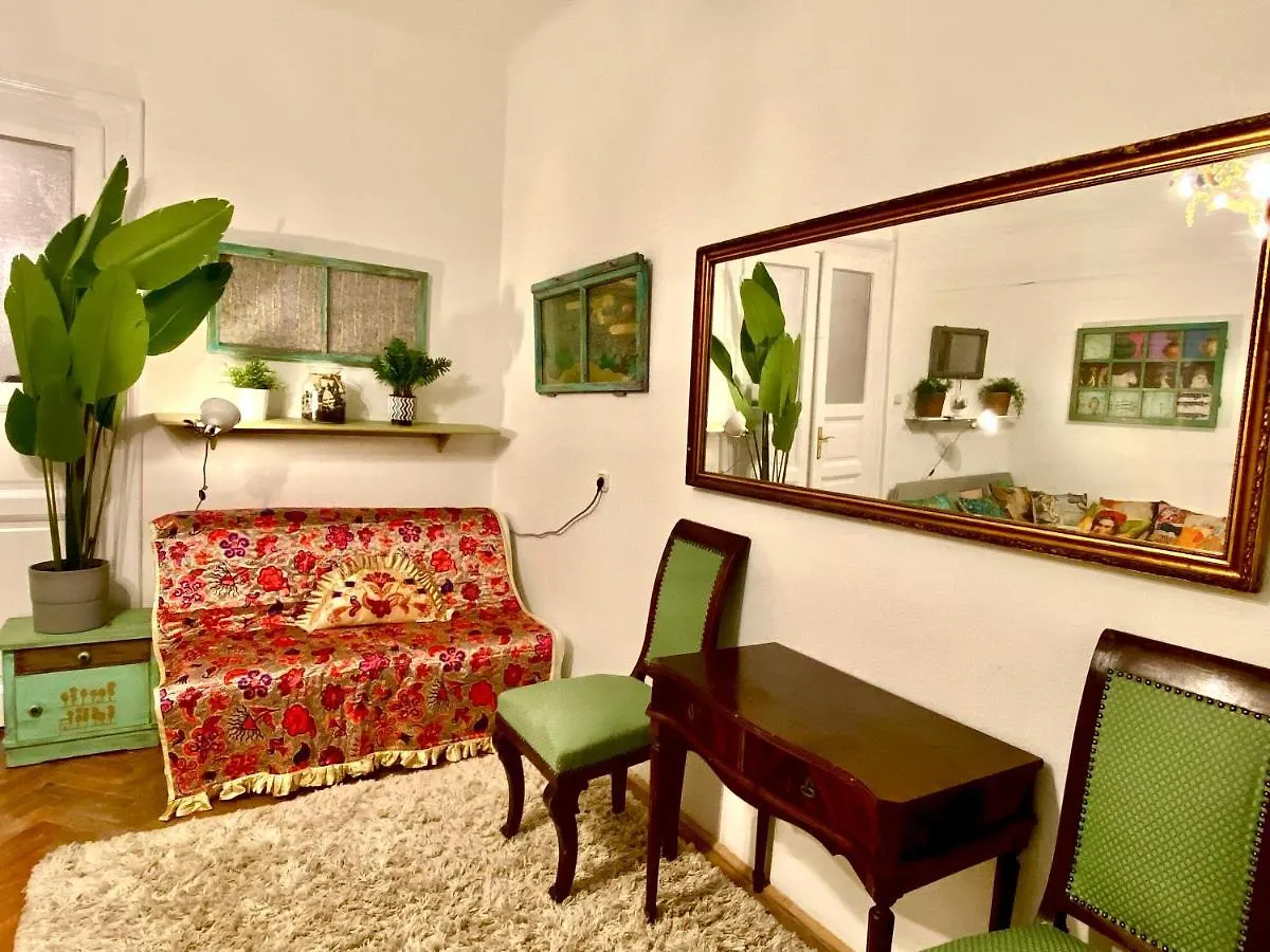Arty Studio Flat At City Center Apartment Budapest Hungary