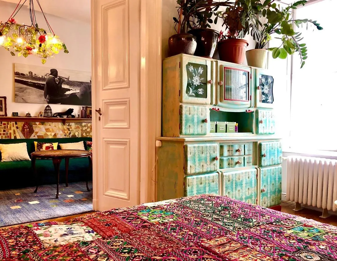 Arty Studio Flat At City Center Apartment Budapest